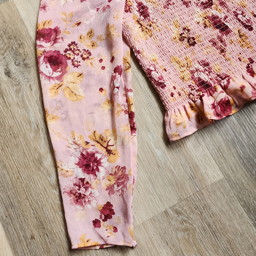 NWT EXPRESS FLORAL TOP - Picture 3 of 14